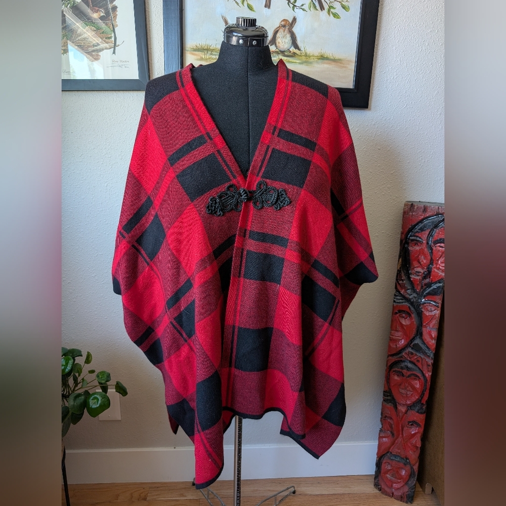 Red and Black Plaid Wrap/Rauna